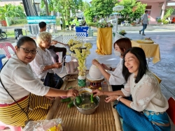 กองการศึกษาเทศบาลตำบลสันป่าตอง  ได้จัดทำโครงการโครงการอนุรักษ์ศิลปะล้านนา ส่งเสริมภูมิปัญญาท้องถิ่น ประจำปีงบประมาณ พ.ศ.2568 ภาพที่ 6 | https://www.sanpatong.go.th