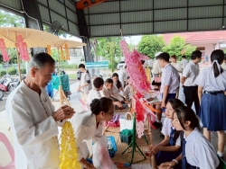 กองการศึกษาเทศบาลตำบลสันป่าตอง  ได้จัดทำโครงการโครงการอนุรักษ์ศิลปะล้านนา ส่งเสริมภูมิปัญญาท้องถิ่น ประจำปีงบประมาณ พ.ศ.2568 ภาพที่ 34 | https://www.sanpatong.go.th