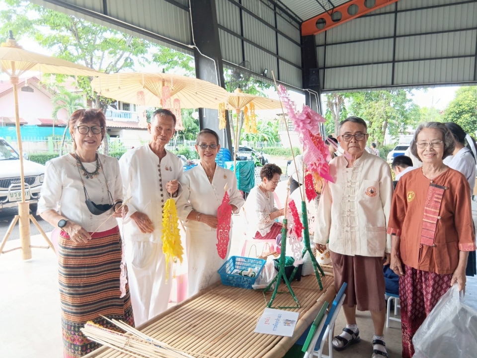 กองการศึกษาเทศบาลตำบลสันป่าตอง  ได้จัดทำโครงการโครงการอนุรักษ์ศิลปะล้านนา ส่งเสริมภูมิปัญญาท้องถิ่น ประจำปีงบประมาณ พ.ศ.2568 ภาพที่ 35 | https://www.sanpatong.go.th