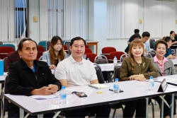 180465_0.jpg - นายกเทศมนตรีตำบลสันป่าตองได้มอบหมายให้นายศรีทอน ปัญญา รองนายกเทศมนตรีฯ และ ดร.กมลวรรณ ศรีเจริญจิตร์ เข้าร่วมเวทีเสวนาแลกเปลี่ยนเรียนรู้ บูรณาการพันธกิจทางการศึกษา ณ ห้องประชุมหอประวัติมหาวิทยาลัยพายัพ  | https://www.sanpatong.go.th