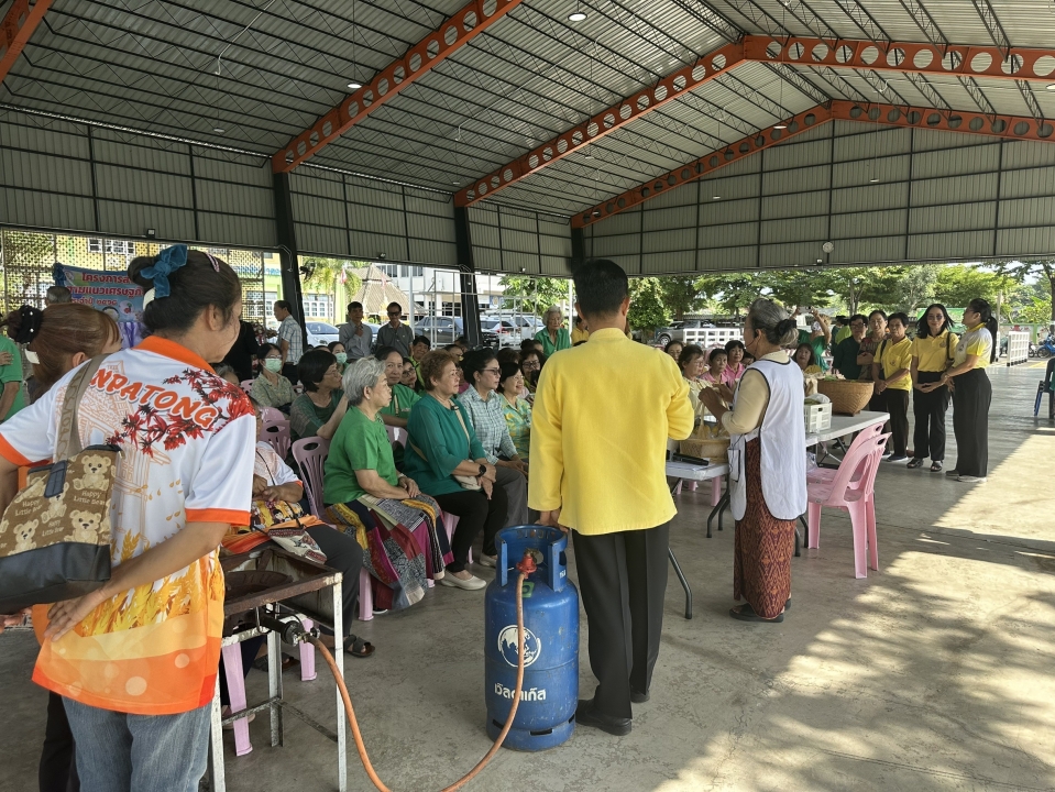 เทศบาลตำบลสันป่าตองจัดโครงการส่งเสริมอาชีพตามแนวเศรษฐกิจพอเพียง ประจำปี 2568 ภาพที่ 6 | https://www.sanpatong.go.th