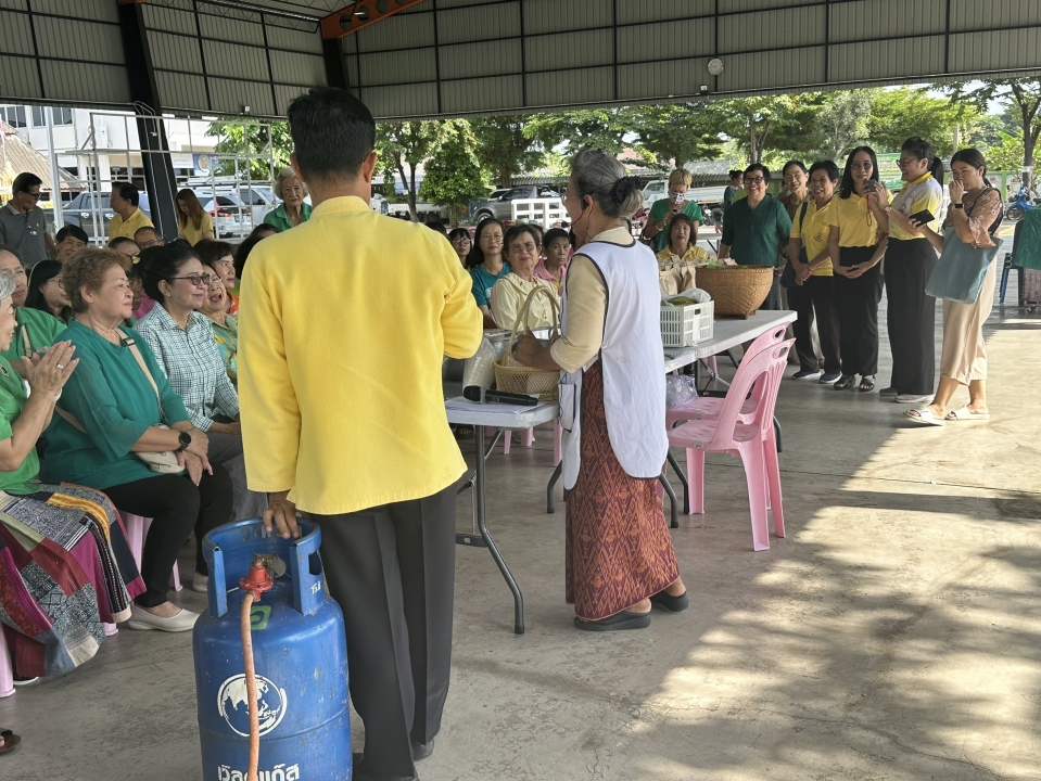 เทศบาลตำบลสันป่าตองจัดโครงการส่งเสริมอาชีพตามแนวเศรษฐกิจพอเพียง ประจำปี 2568 ภาพที่ 7 | https://www.sanpatong.go.th