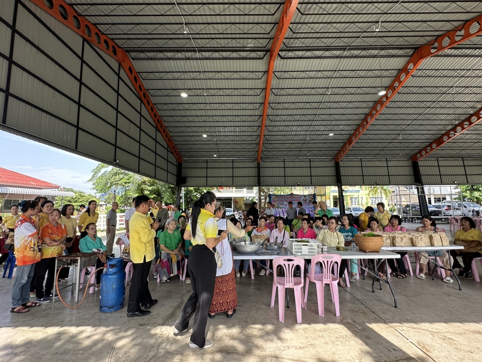 เทศบาลตำบลสันป่าตองจัดโครงการส่งเสริมอาชีพตามแนวเศรษฐกิจพอเพียง ประจำปี 2568 ภาพที่ 9 | https://www.sanpatong.go.th