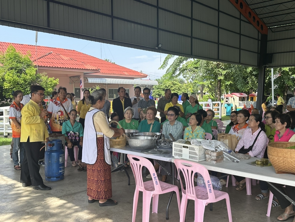 เทศบาลตำบลสันป่าตองจัดโครงการส่งเสริมอาชีพตามแนวเศรษฐกิจพอเพียง ประจำปี 2568 ภาพที่ 12 | https://www.sanpatong.go.th