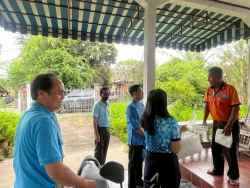 เทศบาลตำบลสันป่าตอง ลงพื้นที่มอบแพมเพิส แก่ผู้พิการและผู้สูงอายุ ในเขตเทศบาลตำบลสันป่าตอง ภาพที่ 8 | https://www.sanpatong.go.th