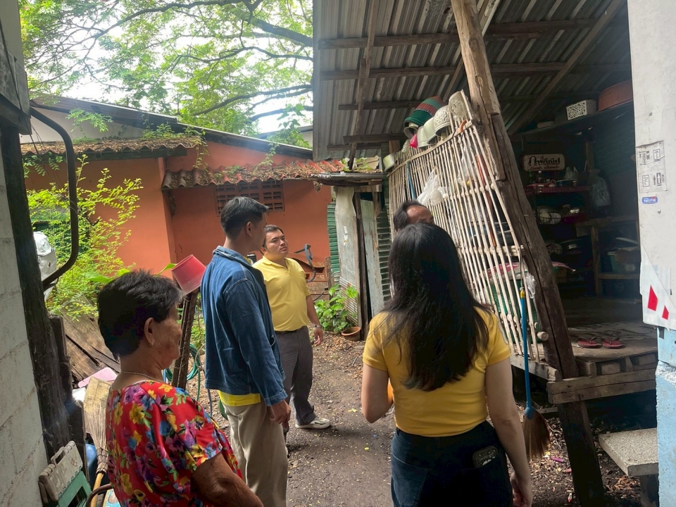 ลงพื้นที่สำรวจและประมาณการการปรับปรุงซ่อมแซมบ้านคนพิการและผู้สูงอายุ  ชุมชนหลังตลาด ภาพที่ 8 | https://www.sanpatong.go.th