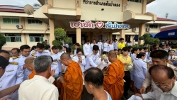 เทศบาลตำบลสันป่าตอง ได้ร่วมกิจกรรมเนื่องจาก วันคล้ายวันสวรรคต พระบาทสมเด็จพระบรมชนกาธิเบศร มหาภูมิพลอดุลยเดชมหาราช บรมนาถบพิตร ภาพที่ 4 | https://www.sanpatong.go.th