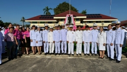 เทศบาลตำบลสันป่าตอง ได้ร่วมกิจกรรมเนื่องเนื่องในวันคล้ายวันสวรรคตของพระบาทสมเด็จพระจุลจอมเกล้าเจ้าอยู่หัว รัชกาลที่ 5 หรือ “วันปิยมหาราช” ประจำปี 2568  ภาพที่ 12 | https://www.sanpatong.go.th