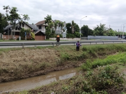 12.jpg - จัดเตรียมสถานที่จัดงานโครงการสืบสานประเพณียี่เป็ง วันลอยกระทง ประจำปี 2568 | https://www.sanpatong.go.th