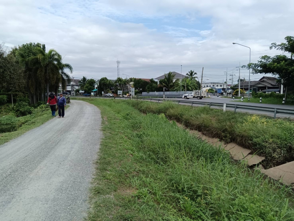 จัดเตรียมสถานที่จัดงานโครงการสืบสานประเพณียี่เป็ง วันลอยกระทง ประจำปี 2568 ภาพที่ 8 | https://www.sanpatong.go.th