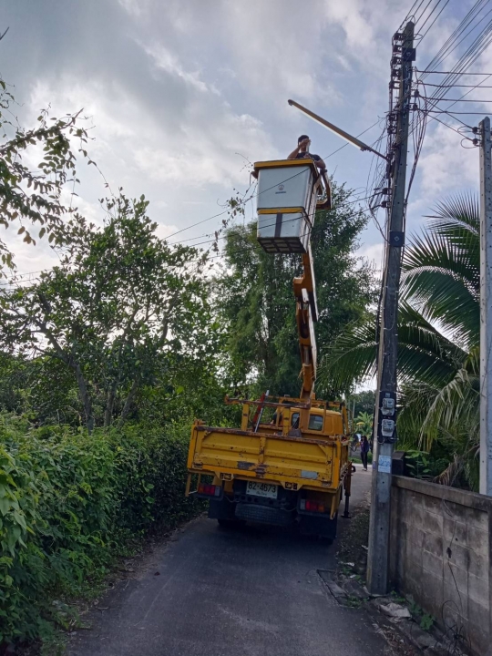 ซ่อมแซมไฟฟ้าสาธารณะ ภายในเขตเทศบาลตำบลสันป่าตอง ภาพที่ 5 | https://www.sanpatong.go.th