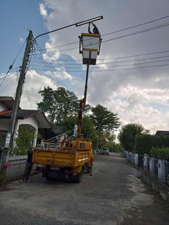 ซ่อมแซมไฟฟ้าสาธารณะ ภายในเขตเทศบาลตำบลสันป่าตอง ภาพที่ 7 | https://www.sanpatong.go.th
