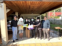 S__48472094_0.jpg - ลงพื้นที่มอบแพมเพิสและแผ่นรองซับ ให้กับคนพิการ (ติดเตียง) ในเขตเทศบาลตำบลสันป่าตอง | https://www.sanpatong.go.th