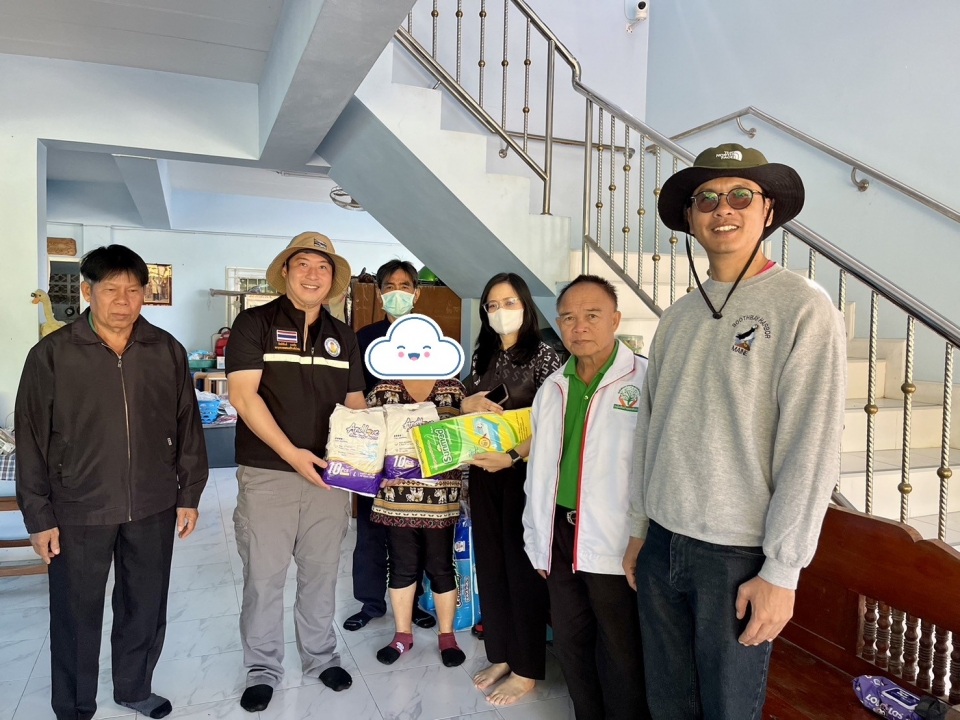 ลงพื้นที่มอบแพมเพิสให้คนพิการ ในเขตเทศบาลตำบลสันป่าตอง ภาพที่ 9 | https://www.sanpatong.go.th