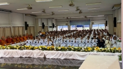 เทศบาลตำบลสันป่าตอง ได้เข้าร่วมพิธีเนื่องในวันคล้ายวันพระบรมราชสมภพพระบาทสมเด็จพระบรมชนกาธิเบศร มหาภูมิพลอดุลยเดชมหาราช บรมนาถบพิตร วันชาติ และวันพ่อแห่งชาติ 5 ธันวาคม 2568  ภาพที่ 18 | https://www.sanpatong.go.th