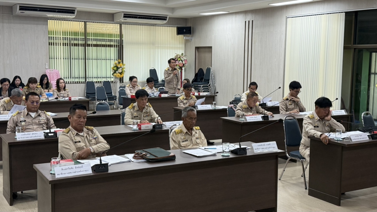 การประชุมสภาเทศบาลตำบลสันป่าตอง สมัยวิสามัญ สมัยที่ ๑ ครั้งที่ ๑ ประจำปี ๒๕๖๘ วันที่  ๒๕  ธันวาคม  ๒๕๖๘ ภาพที่ 13 | https://www.sanpatong.go.th