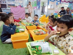 ศูนย์พัฒนาเด็กเล็กเทศบาลตำบลสันป่าตอง จัดโครงการเรียนรู้สู่โลกกว้าง อนุบาลวัยใส(กิจกรรมทำบุญส่งท้ายปีเก่าต้อนรับปีใหม่) ภาพที่ 60 | https://www.sanpatong.go.th