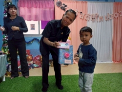 ศูนย์พัฒนาเด็กเล็กเทศบาลตำบลสันป่าตอง จัดโครงการเรียนรู้สู่โลกกว้าง อนุบาลวัยใส(กิจกรรมทำบุญส่งท้ายปีเก่าต้อนรับปีใหม่) ภาพที่ 31 | https://www.sanpatong.go.th