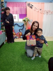 ศูนย์พัฒนาเด็กเล็กเทศบาลตำบลสันป่าตอง จัดโครงการเรียนรู้สู่โลกกว้าง อนุบาลวัยใส(กิจกรรมทำบุญส่งท้ายปีเก่าต้อนรับปีใหม่) ภาพที่ 26 | https://www.sanpatong.go.th