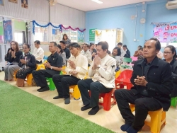 ศูนย์พัฒนาเด็กเล็กเทศบาลตำบลสันป่าตอง จัดโครงการเรียนรู้สู่โลกกว้าง อนุบาลวัยใส(กิจกรรมทำบุญส่งท้ายปีเก่าต้อนรับปีใหม่) ภาพที่ 21 | https://www.sanpatong.go.th