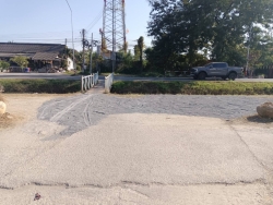 41448.jpg - กองช่าง ได้ดำเนินการซ่อมแซมไหล่ถนนชำรุด ทั้งนี้เพื่อความปลอดภัยของผู้ที่สัญจรไปมา | https://www.sanpatong.go.th