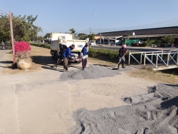 41449.jpg - กองช่าง ได้ดำเนินการซ่อมแซมไหล่ถนนชำรุด ทั้งนี้เพื่อความปลอดภัยของผู้ที่สัญจรไปมา | https://www.sanpatong.go.th