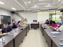 S__51871825.jpg - เทศบาลตำบลสันป่าตอง ได้ร่วมเข้าประชุมปรึกษาหารือเพื่อจัดเตรียมความพร้อมโครงพัฒนาศักยภาพผู้นำสตรีประจำปี2569 | https://www.sanpatong.go.th