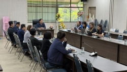 S__18055216.jpg - เทศบาลตำบลสันป่าตองได้เข้าร่วมการประชุมกับบริษัท Bedrock Analytics ได้ให้ความเกี่ยวกับงานสารบรรณอิเล็กทรอนิกส์ | https://www.sanpatong.go.th