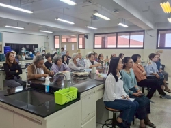 249626_0.jpg - โครงการส่งเสริมการเรียนรู้ตามอัธยาศัยให้กับประชาชนในเขตเทศบาลตำบลสันป่าตอง กิจกรรมการทำผลิตภัณฑ์คอสเมติค ลิปมันจากสารสกัดธรรมชาติ | https://www.sanpatong.go.th