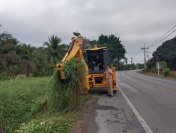 45024.jpg - เทศบาลตำบลสันป่าตองร่วมกับ กองช่างได้รับมอบหมายจากคณะผู้บริหาร ให้ดำเนินการ ขุดลอกทำความสะอาด | https://www.sanpatong.go.th