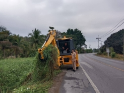 45026.jpg - เทศบาลตำบลสันป่าตองร่วมกับ กองช่างได้รับมอบหมายจากคณะผู้บริหาร ให้ดำเนินการ ขุดลอกทำความสะอาด | https://www.sanpatong.go.th