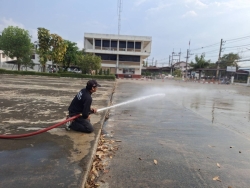 23320.jpg - เทศบาลตำบลสันป่าตอง ร่วมกับงานป้องกันและบรรเทาสาธารณภัย ได้นำรถดับเพลิง 5000 ลิตร ร่วมกิจกรรม จิตอาสาพัฒนาปรับปรุงภูมิทัศน์ เพื่อขับเคลื่อนโครงการเชียงใหม่เมืองสะอาด | https://www.sanpatong.go.th