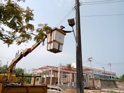 46704.jpg - เทศบาลตำบลสันป่าตองร่วมกับกองช่าง ได้ดำเนินการซ่อม แซมไฟหมู่บ้านสิริเชียงใหม่4จุด และซอย1หลังอำเภอ 1จุด | https://www.sanpatong.go.th