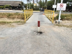 50758.jpg - เทศบาลตำบลสันป่าตองร่วมกับกองช่าง ได้ดำเนินการซ่อมแซมทางต่างระดับบริเวณสะพาน หลังธนาคารกรุงไทย สาขาสันป่าตอง | https://www.sanpatong.go.th