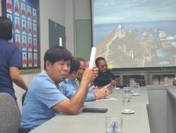 1033586.jpg - นายบุญญาณุภาพ  ภูธรใจ รองนายกเทศมนตรีตำบลสันป่าตอง พร้อมด้วย เลขานุการนายก และสมาชิกสภาได้เข้าร่วม การประชุมหารือ เพื่อติดตามผลการดำเนินงาน และร่วมกันวางแนวทางแก้ไขปัญหาความเดือดร้อนของประชาชนในพื้นที่ | https://www.sanpatong.go.th