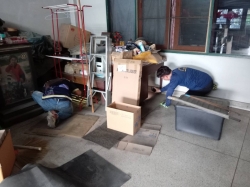 S__34619414.jpg - เทศบาลตำบลสันป่าตองร่วมกับงานป้องกันและบรรเทาสาธารณภัย สำนักปลัดเทศบาล รับแจ้งทางโทรศัพท์ ขอความช่วยเหลือนำลูกแมวที่ติดอยู่ภายในบริเวณบ้านของประชาชน | https://www.sanpatong.go.th