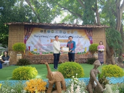 293967_0.jpg - เทศบาลตำบลสันป่าตองเข้าร่วมเดินขบวนโครงการ 