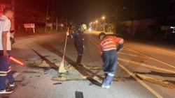 S__35266569.jpg - เทศบาลตำบลสันป่าตอง ร่วมกับ งานป้องกันและบรรเทาสาธารณภัย สำนักปลัดเทศบาล รับแจ้งทางวิทยุสื่อสาร เหตุรถยนต์ชนเสาไฟฟ้า | https://www.sanpatong.go.th
