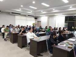5.jpg - กองคลัง เทศบาลตำบลสันป่าตองจัดโครงการฝึกอบรมให้ความรู้แก่คณะกรรมการจัดซื้อจัดจ้างและผู้ปฎิบัติงานด้านพัสดุ ประจำปีงบประมาณ 2569  | https://www.sanpatong.go.th