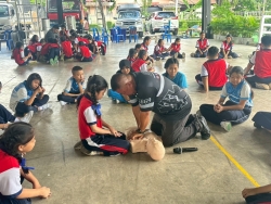 S__22208525.jpg - เทศบาลตำบลสันป่าตอง จัดอบรมโครงการ “เสริมสร้างความปลอดภัย สร้างวินัยจราจร” มุ่งลดอุบัติเหตุในชุมชน | https://www.sanpatong.go.th