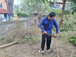 58983.jpg - เทศบาลตำบลสันป่าตองร่วมกับกองช่าง ได้ดำเนินการเก็บกิ่งไม้ ใบไม้และทำความสะอาด บริเวณพื้นที่สวนสาธารณะ ริมคลองชลประทาน | https://www.sanpatong.go.th