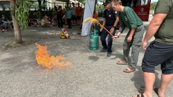 S__32546864.jpg - เทศบาลตำบลสันป่าตอง ร่วมกับงานป้องกันและบรรเทาสาธารณภัย สำนักปลัดเทศบาล จัดกิจกรรม “การเสริมสร้างความปลอดภัยในสถานศึกษาและการซักซ้อมการปฏิบัติตามแผนเผชิญเหตุของสถานศึกษา”ให้กับคณะครู บุคลากร และเด็กนักเรียน | https://www.sanpatong.go.th