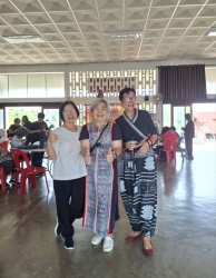 41403_0.jpg - โรงเรียนผู้สูงอายุเทศบาลตำบลสันป่าตอง จัดกิจกรรมเย็บกระเป๋าหนังใส่สตางค์ | https://www.sanpatong.go.th