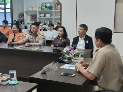 46114_0.jpg - พิธีต้อนรับ นายสายฟ้า บุญตอม เข้ารับตำแหน่งผู้อำนวยการกองศึกษาเทศบาลตำบลสันป่าตอง | https://www.sanpatong.go.th